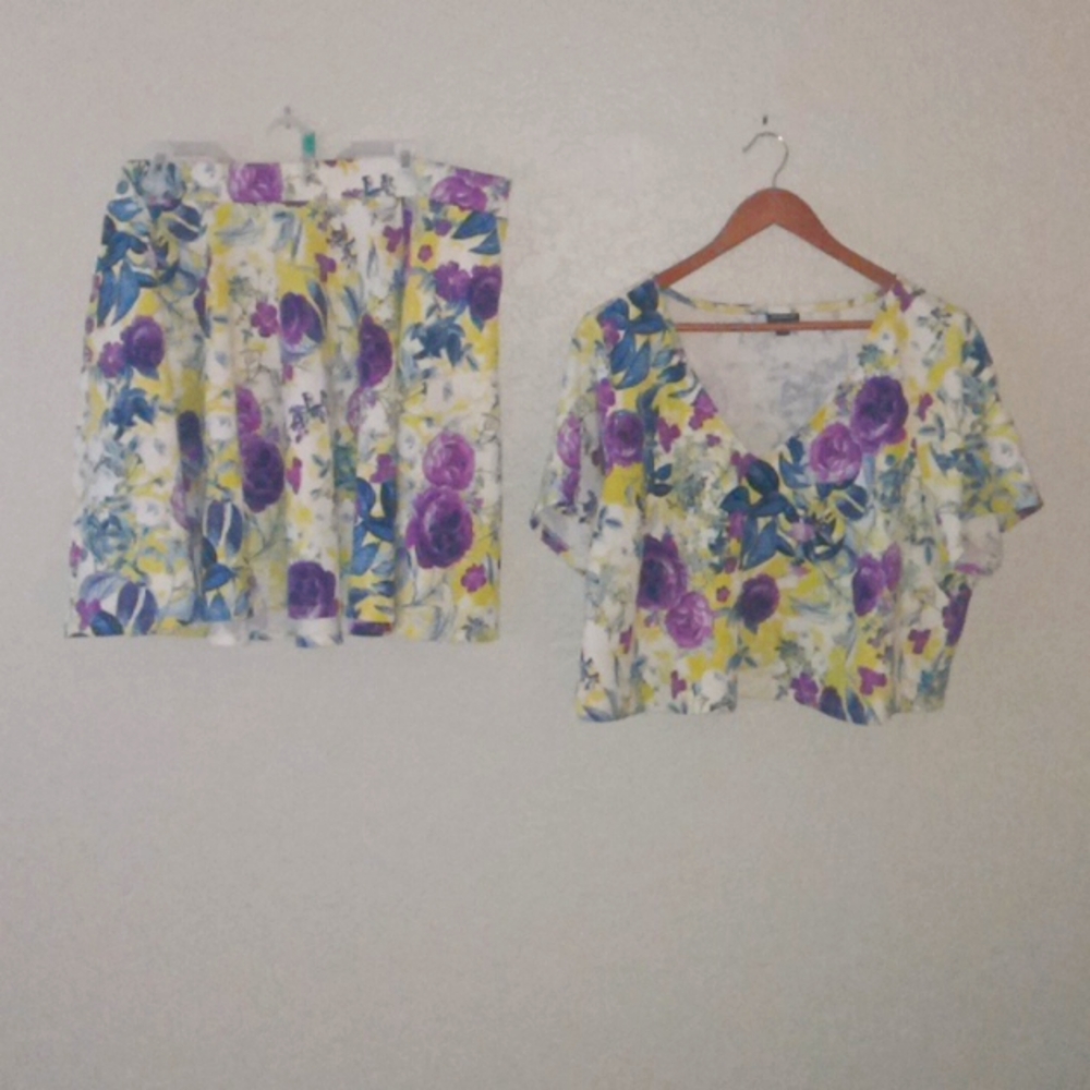 Torrid 2 piece floral skater skirt with crop top
